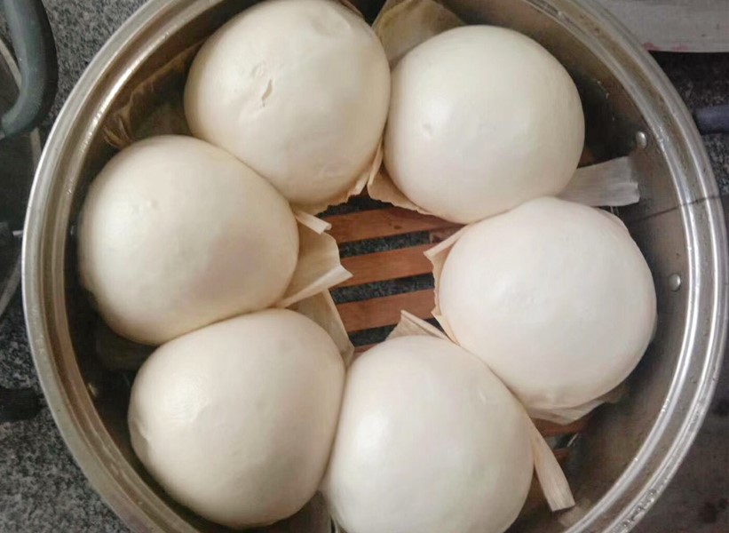 蒸馒头时加入葱花怎么做,如何不加酵母让馒头蒸出来更松软
