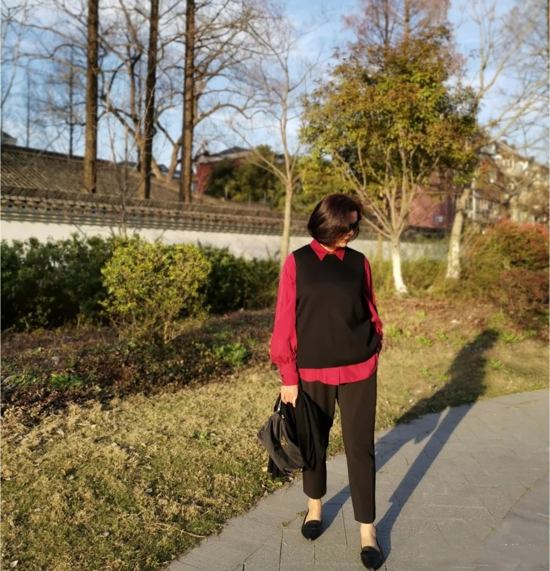 中老年如何穿搭显高级,60岁大妈怎样穿搭才显得有气质