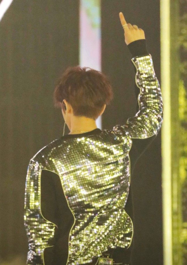 蔡徐坤被ikun嫌弃的瞬间,蔡徐坤ikun吵架时蔡徐坤的反应