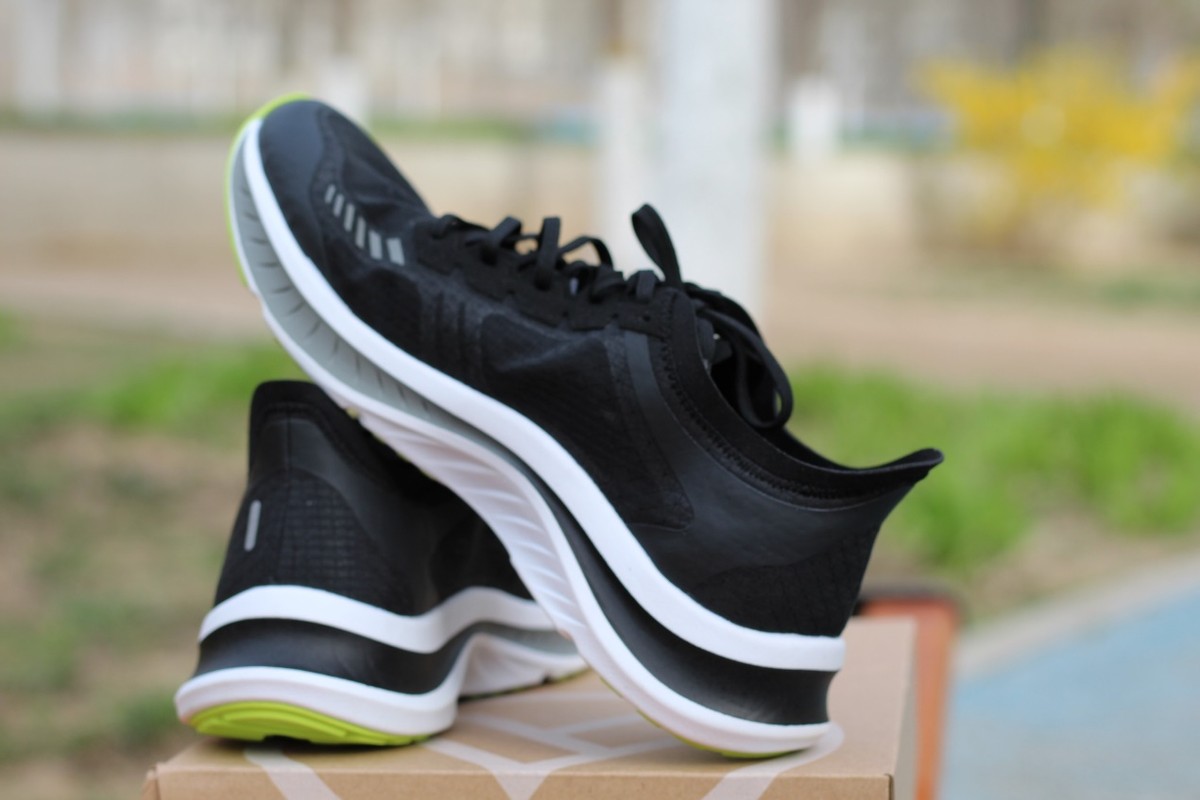 freetie轻跑鞋一代和二代,小米freetie云弹轻跑鞋