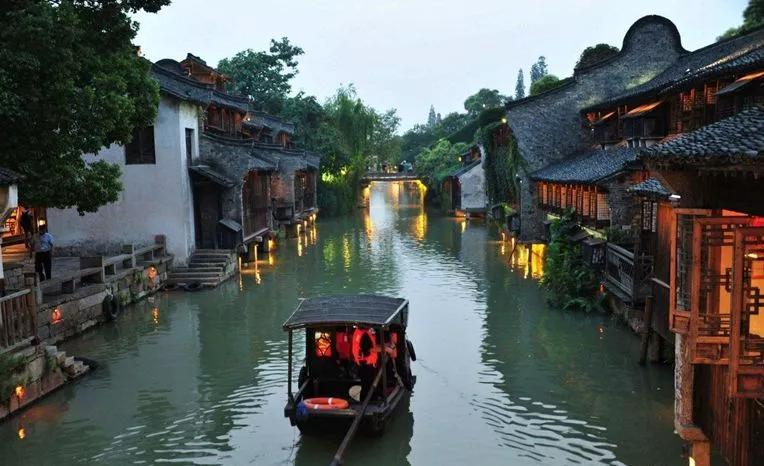 乌镇现在还值得去吗,乌镇是否值得去