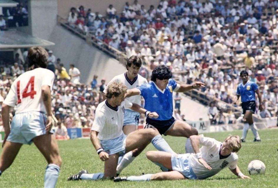 足球火星撞地球,火星撞地球足球超燃比赛