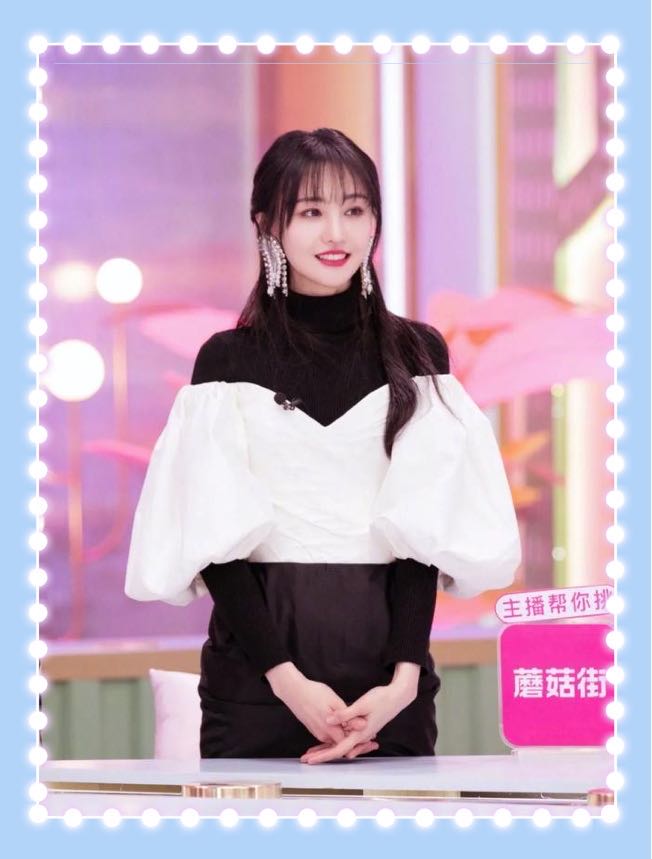 还不到30岁的郑爽，法令纹就这么明显了？*力暴**按摩，她的脸没事吧