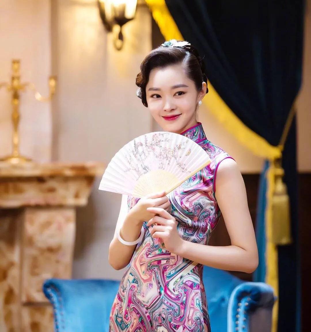 赵丽颖粉群遭资本强压,张雨绮花式自炒堪称教科书,袁冰妍飘了?