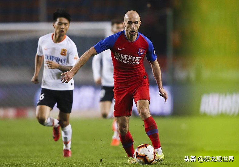 周爆驰援吴金贵，蒋圣龙去重庆？老崔喜获波兰光头！申花约战青岛