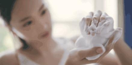 用了这款沐浴露,不仅美白,连出汗都是香水味!