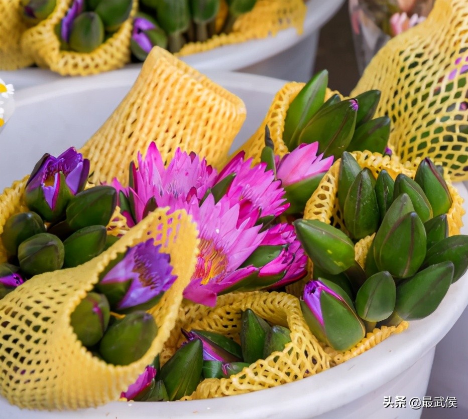 成都便宜的大花市,成都街边卖花一元一束