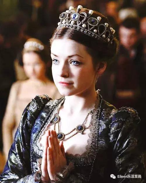 侍女上位、姐妹同夫、一王废四后，英国王室狗血传奇荒诞如戏