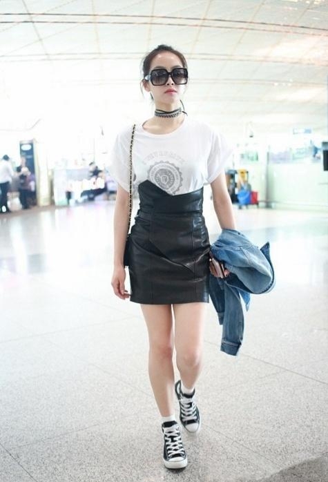 皮裙的高级穿搭,皮裙穿搭秋冬高级到膝盖