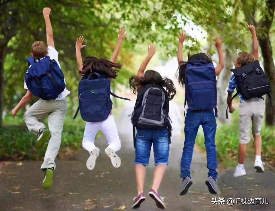 行万里路见识真的很重要,行路多者见识广英语