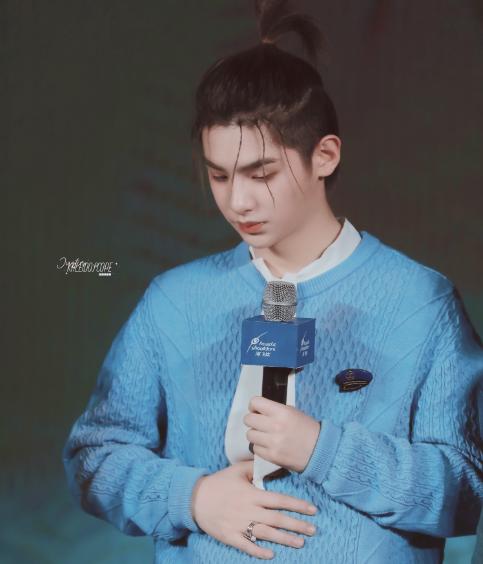 justin谈小鬼发型,justin小辫