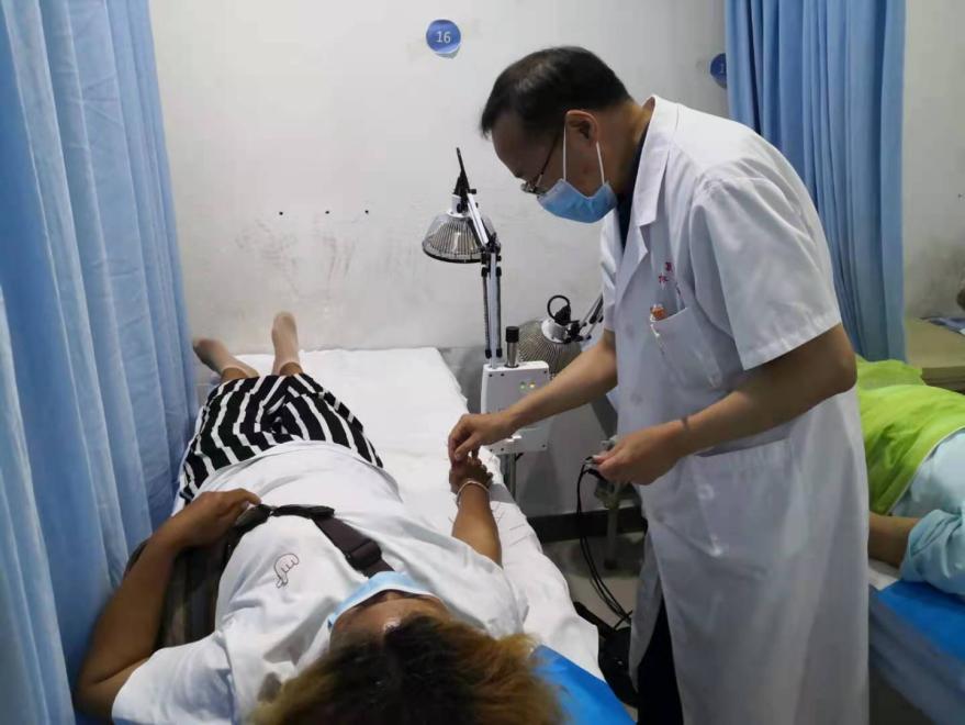 乳腺癌术后淋巴水肿针灸有用吗,乳腺癌术后下肢水肿推拿