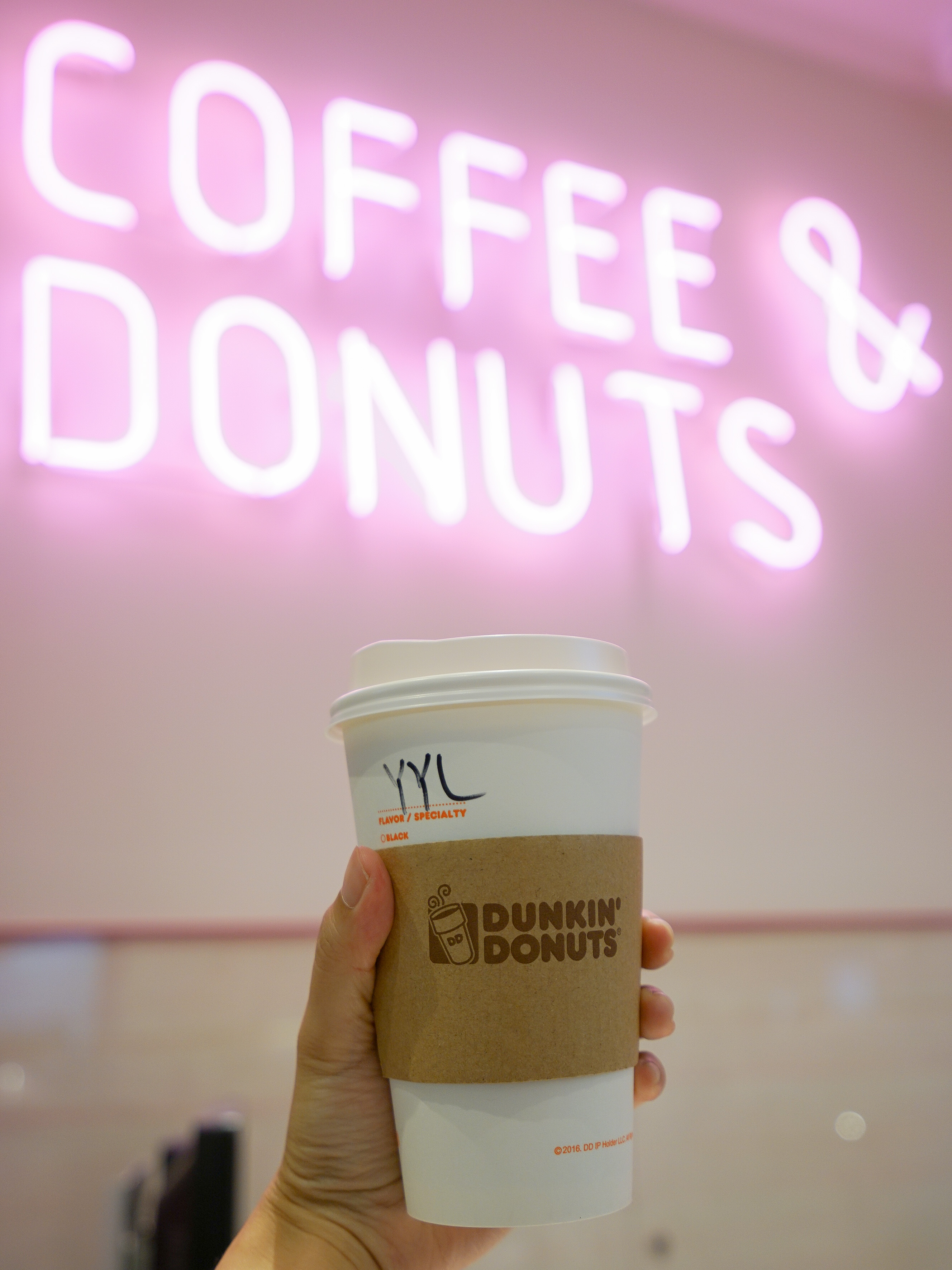 不是要退出中国市场了？美式甜甜圈居然又推出了这么多新品