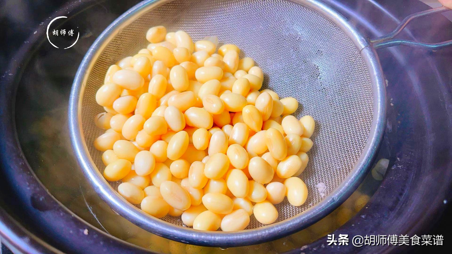 打豆浆时，最忌直接打黄豆！早餐店老板：多加1步，豆浆又浓又香