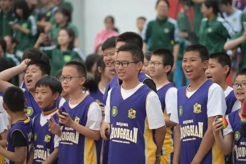 一百多人体育节开场,体育1000人活动