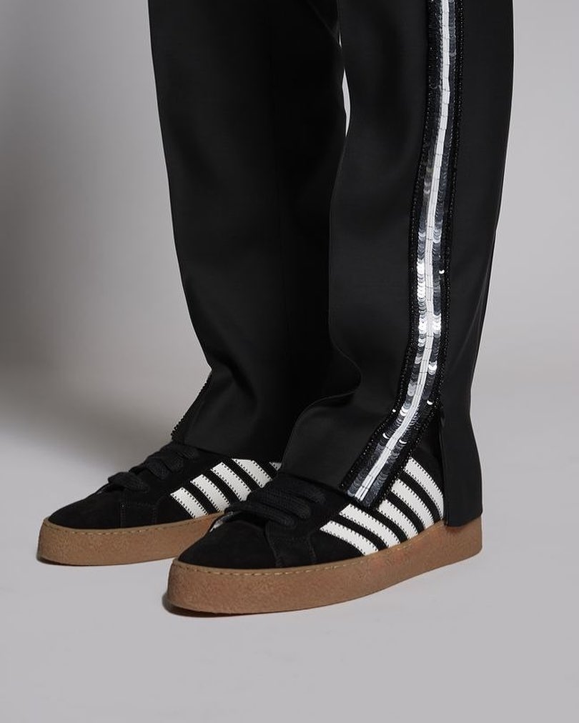 三道杠运动鞋是阿迪五道杠当然是说DSQUARED2了