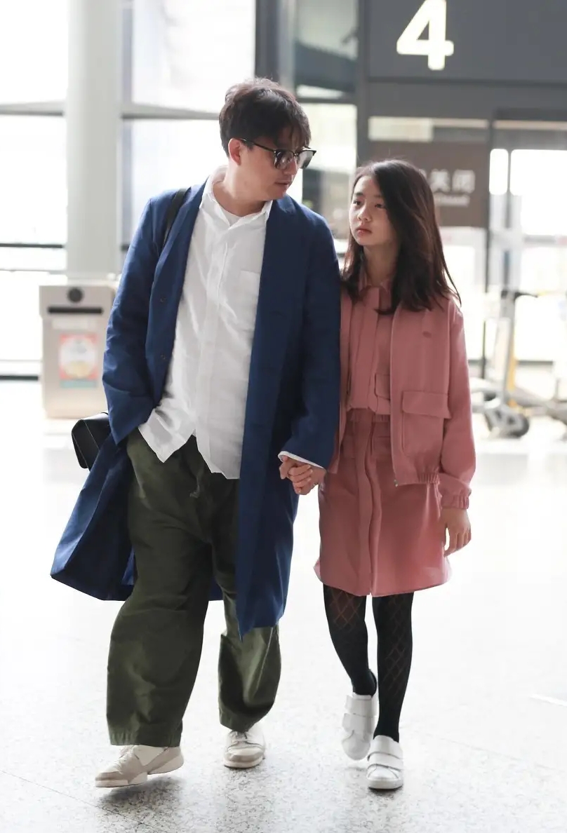 14岁的黄多多穿衣打扮,14岁黄多多