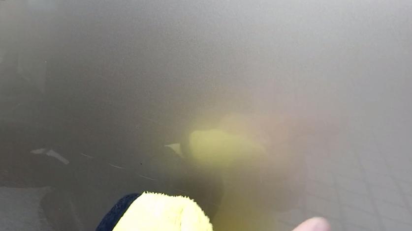 车上轻微的划痕用牙膏可以吗,车上有划痕用蜡可以去掉吗