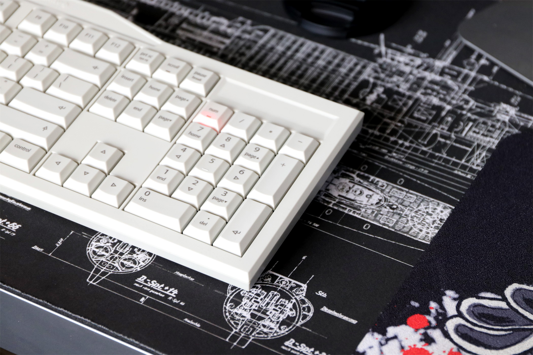 cherrymx2.0和ikbcc104哪个手感更好,cherrymx2.0s键盘怎么样
