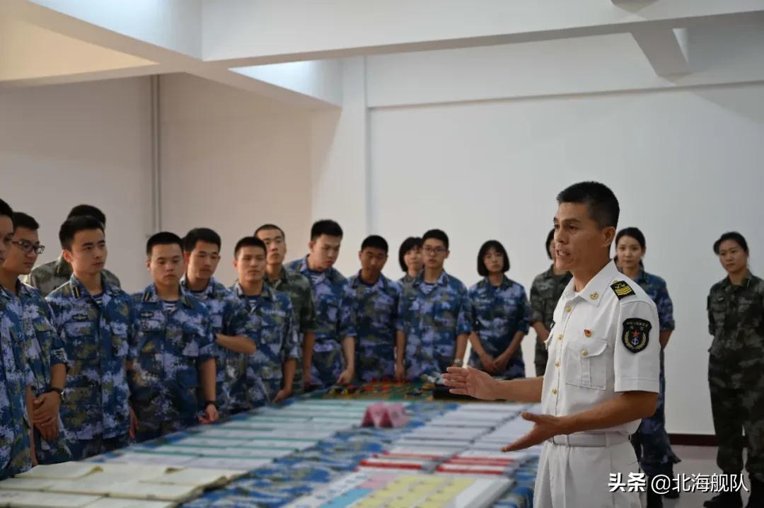 后浪奔涌在时代的潮流里,后浪奔涌而来