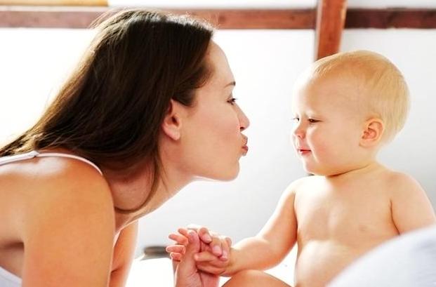 小孩子迟迟不会说话的原因是什么,宝宝不肯说话怎么引导