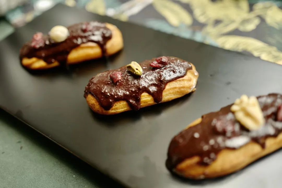 万人定闹钟早起云约早饭，为了去世界各地摆摊卖小吃做准备