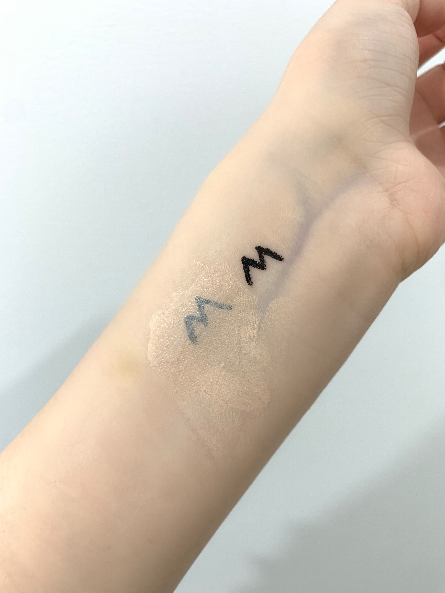 无滤镜雅诗兰黛沁水粉底液,雅诗兰黛粉底液沁水无美颜无滤镜