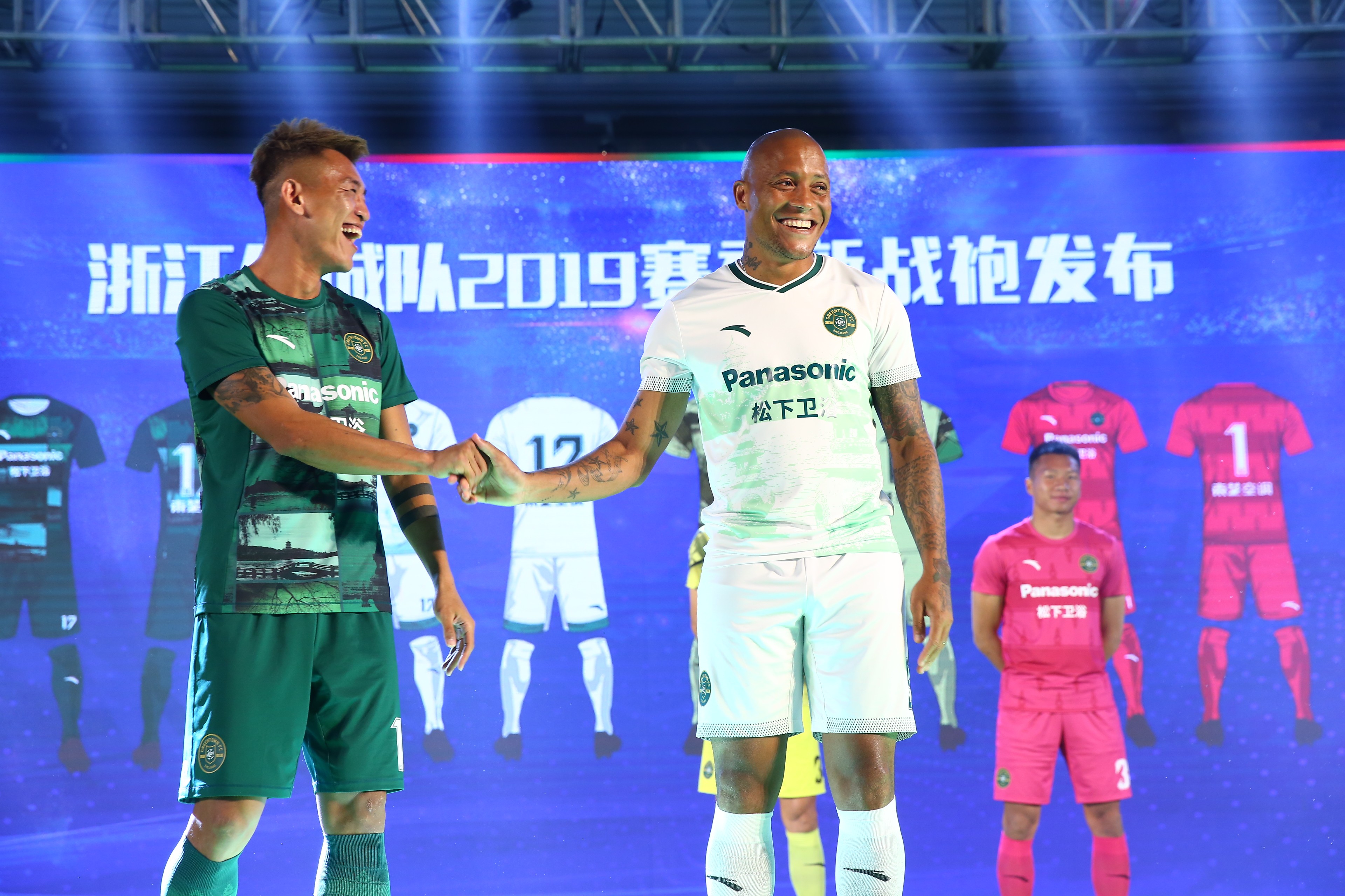 足球球衣外套推荐,最新款足球球衣长袖