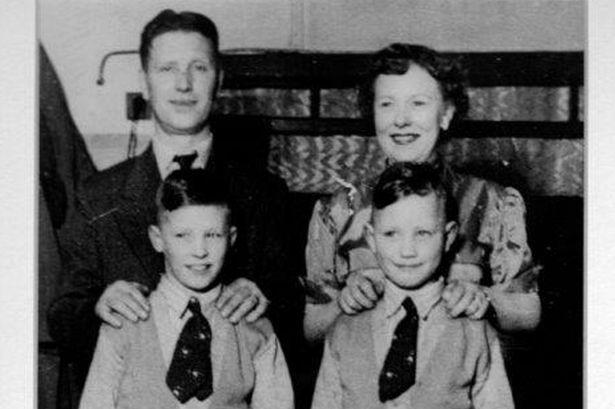 红魔曼联最成功的教练,红魔曼联巅峰时刻