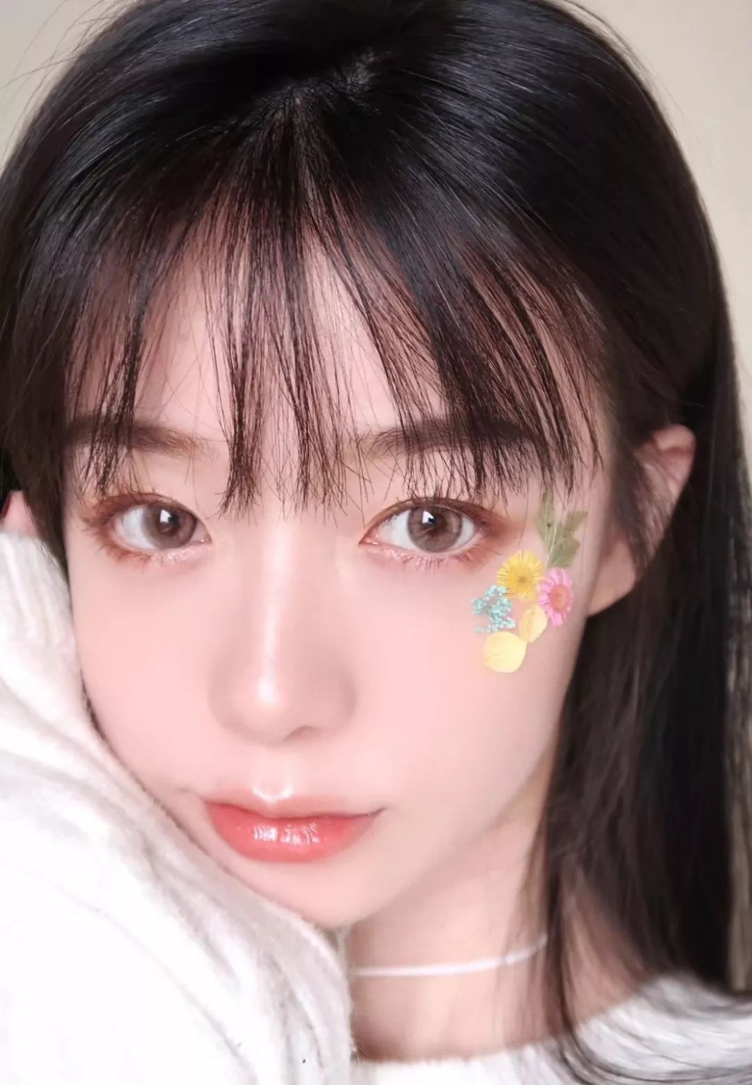 怎么选择美瞳比较自然,怎么才能正确选择适合自己的美瞳