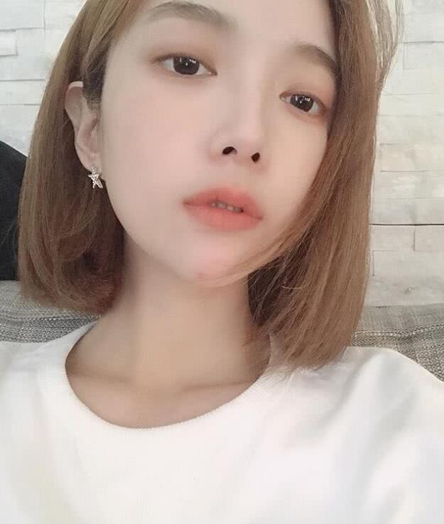 第一次拍吻戏女明星,女演员第一次拍接吻戏