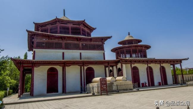 *疆新**行,回王与回王坟