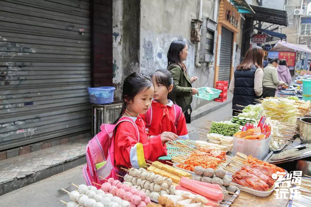 长沙不起眼小吃街推荐,长沙地摊小吃有哪些