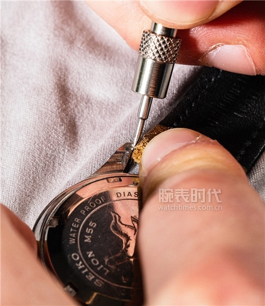 小米手环换表带教程,小米手表x5换表带图解