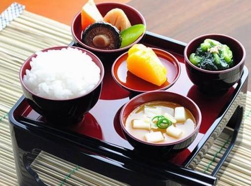 当年日本超级战舰伙食超今天五星级酒店,吃一顿放在今天至少上千