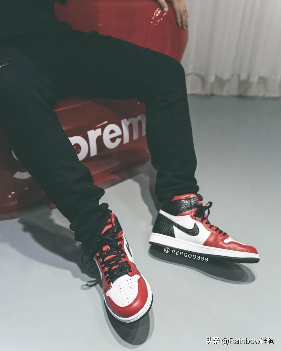 aj1芝加哥ow的鞋标真的容易断吗,aj1蛇纹芝加哥女款和男款包边