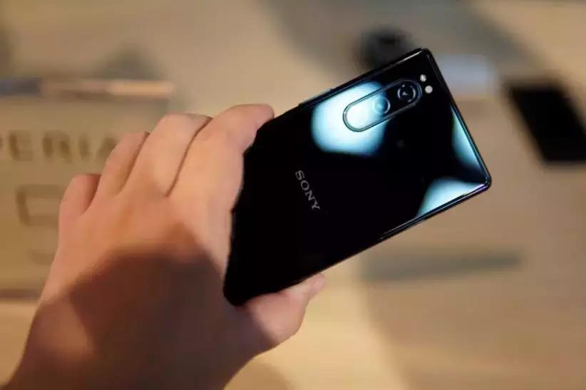 2699元的索尼手机,索尼5999元相机