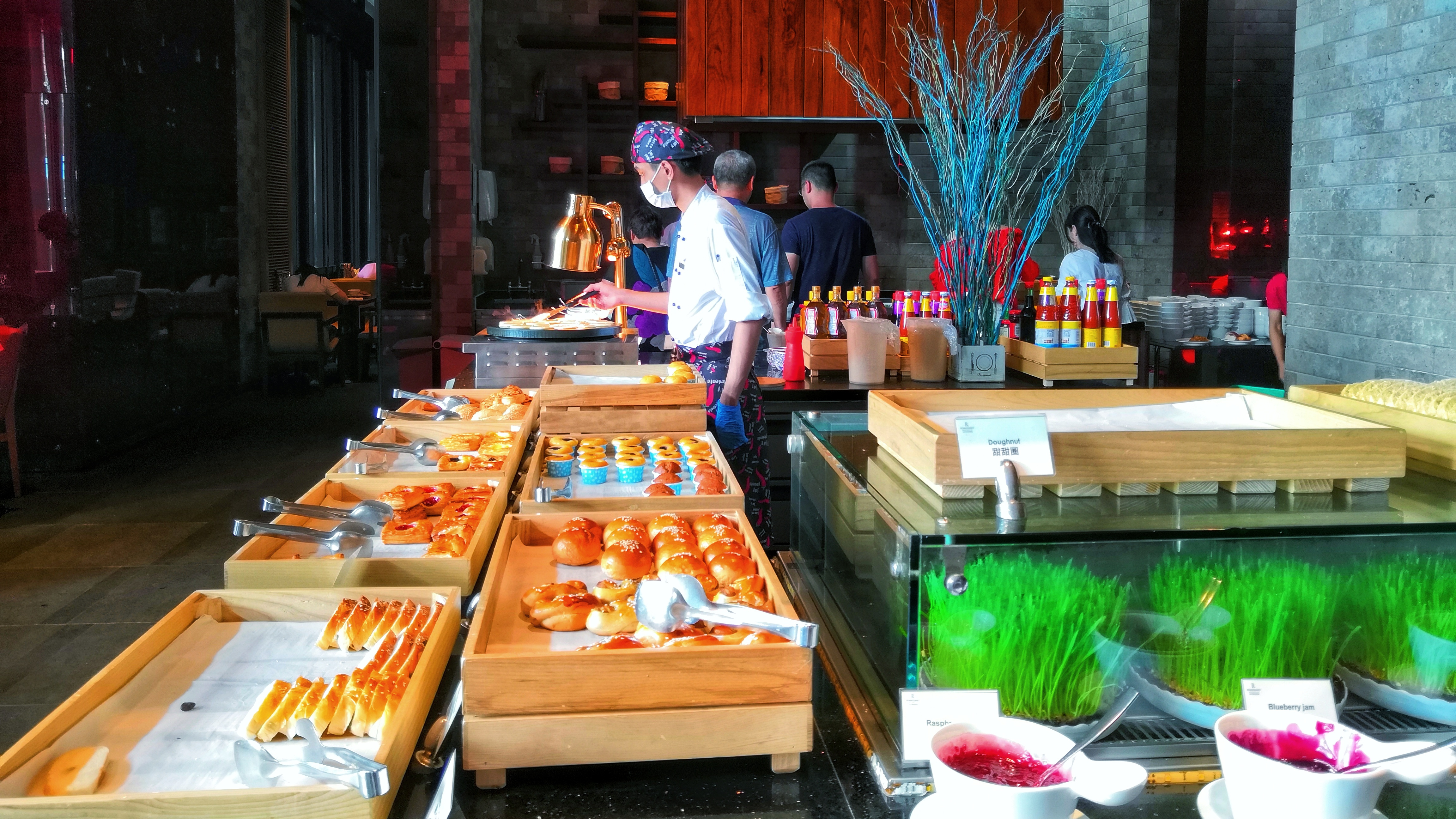 三亚如何找性价比高的住宿,三亚的高端酒店怎么选