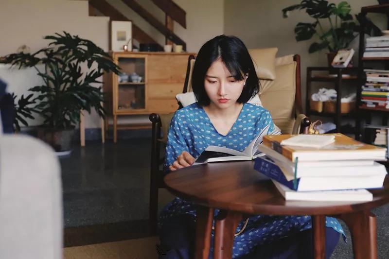 菜吧:她不上班也不靠脸吃饭,住2层小楼,过上了别人做梦都要的日子