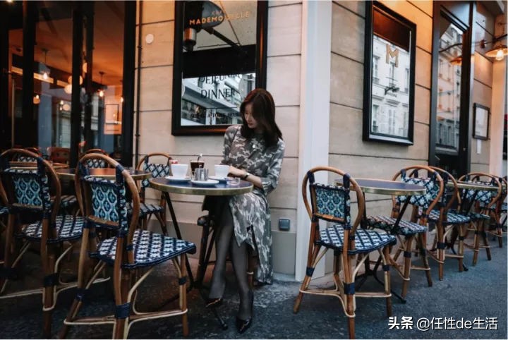 韩国女明星穿的衣服曝光,韩国女明星的衣服都是从哪里买的