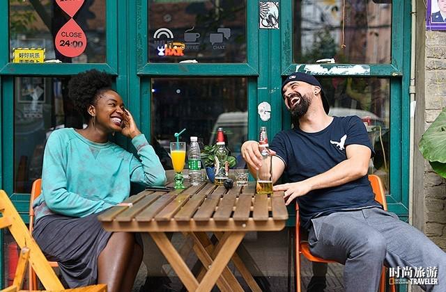 因为重庆有三宝：火锅、美女、夜景。认识重庆第四宝——黄桷坪