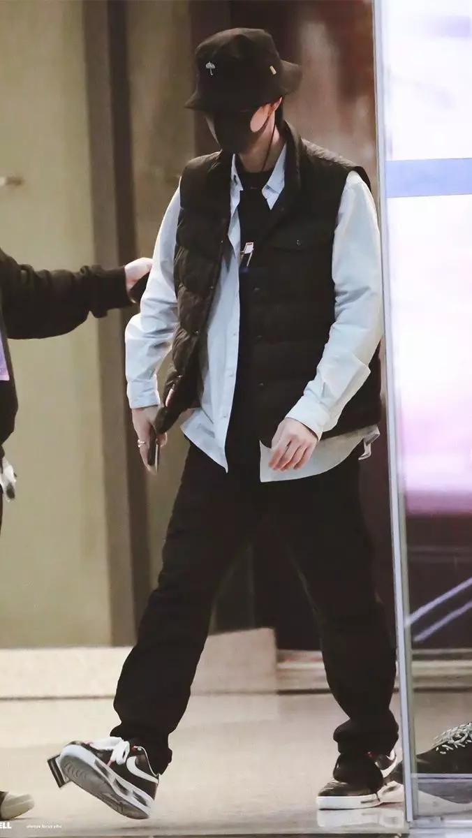 你穿的衣服这么土是大妈风吗,为啥我穿衣服总是那么土