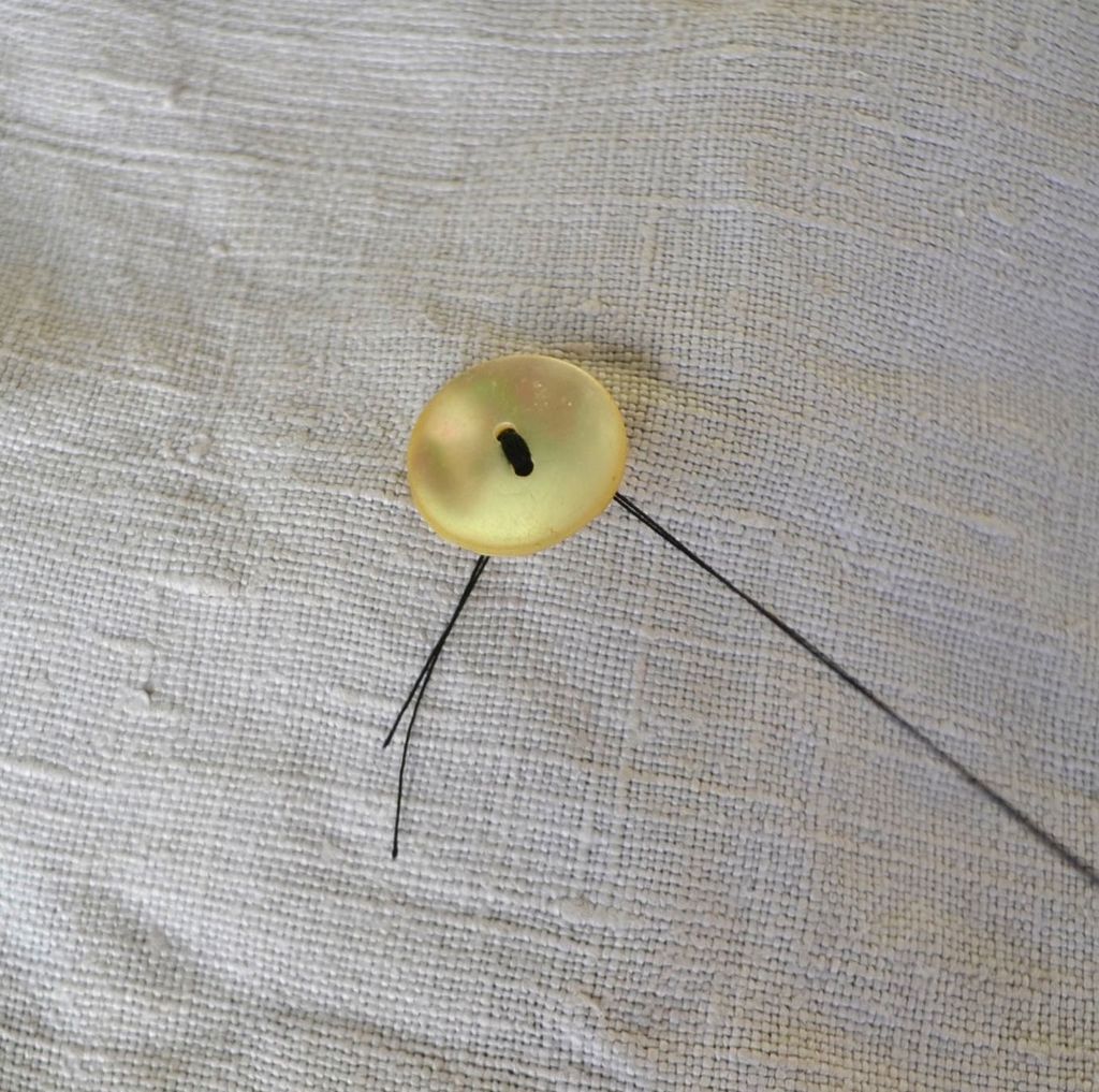 衣服扣纽扣办法,衣服纽扣扣错了怎么取出来