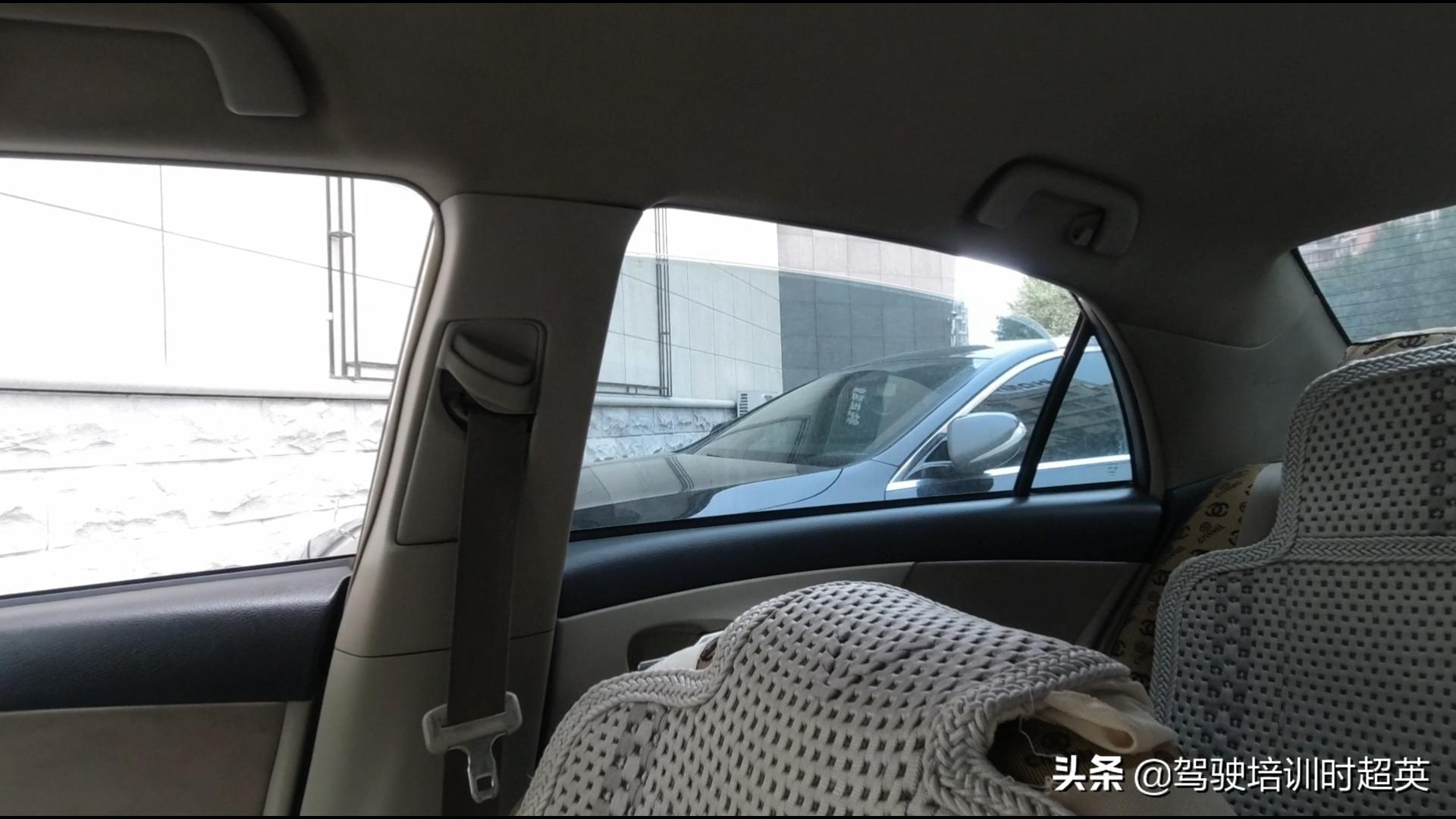 45度斜坡侧方位停车技巧视频,斜向45度怎样停车