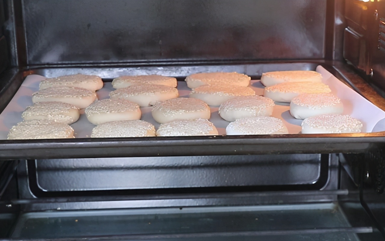 酥掉渣烧饼正宗黄桥烧饼做法,酥到掉渣的葱香黄桥烧饼做法