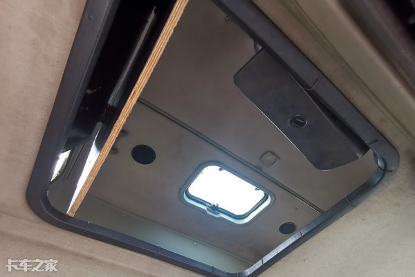 青岛解放jh6生活舱房车,史上最豪华的解放卡车