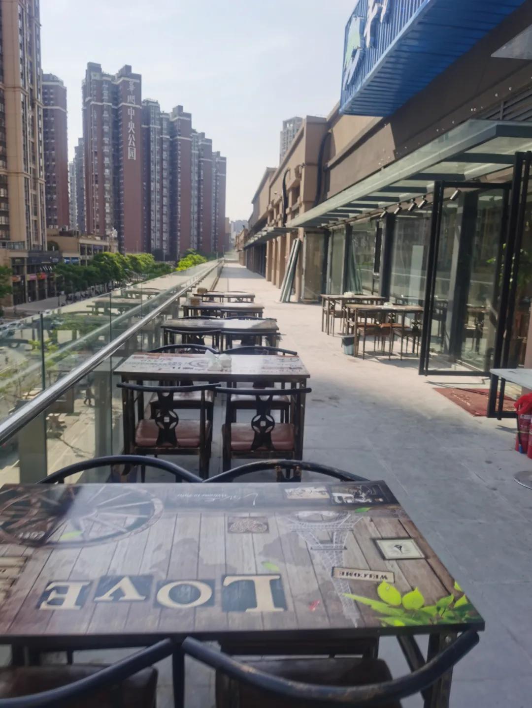 口*爆口**汁！这家店凭借「巨无霸烤羊腿」风靡绵阳！吃了整整7年