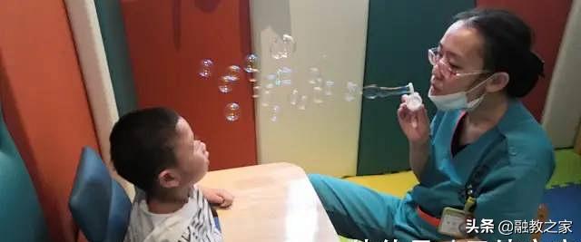 孤独症儿童音乐互动游戏,孤独症孩子游戏训练