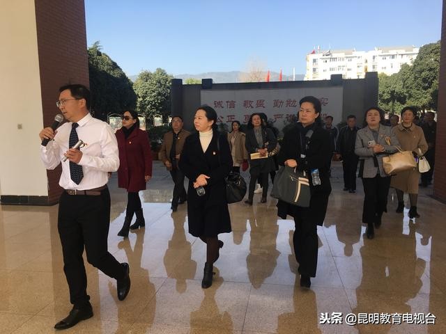 2024年中小学校党建工作规划,学校召开党建工作会