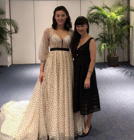 高颜值游泳跳水运动员,游泳女运动员跳水